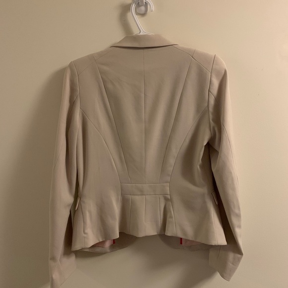 Beautiful H&M lined nude blazer - Picture 5 of 6